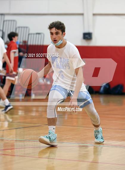 Thumbnail 3 in Iroquois vs. St. Mary's photogallery.