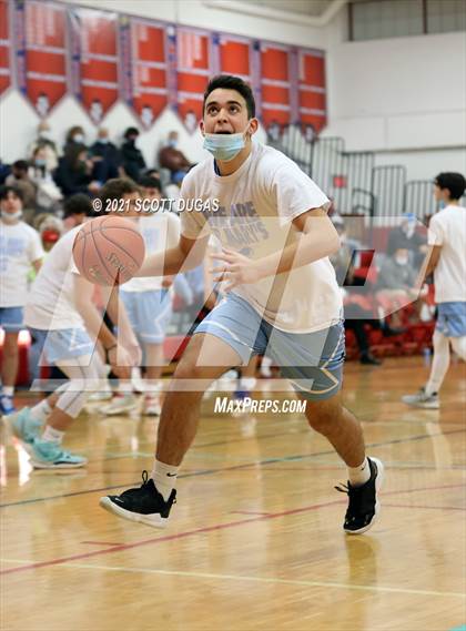 Thumbnail 1 in Iroquois vs. St. Mary's photogallery.
