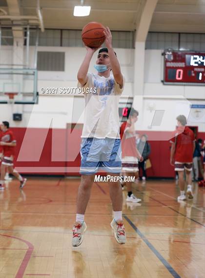 Thumbnail 2 in Iroquois vs. St. Mary's photogallery.