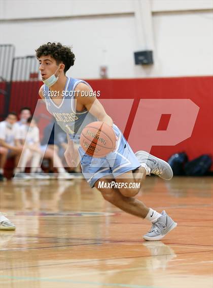 Thumbnail 2 in Iroquois vs. St. Mary's photogallery.