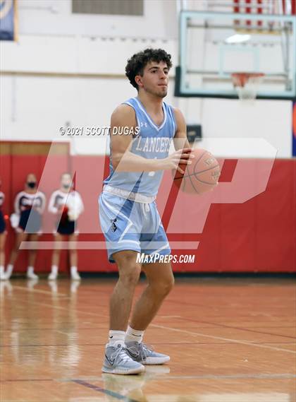 Thumbnail 3 in Iroquois vs. St. Mary's photogallery.
