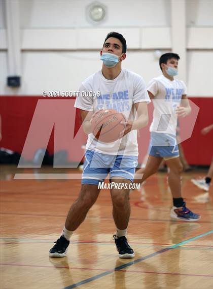 Thumbnail 1 in Iroquois vs. St. Mary's photogallery.