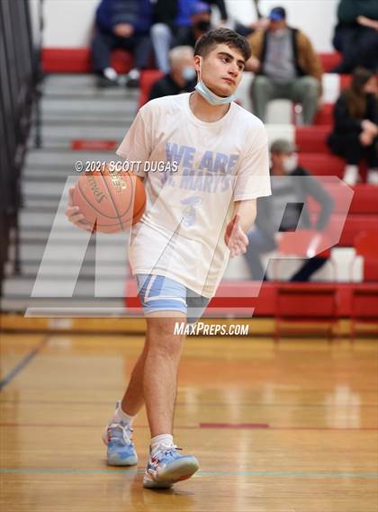 Thumbnail 3 in Iroquois vs. St. Mary's photogallery.