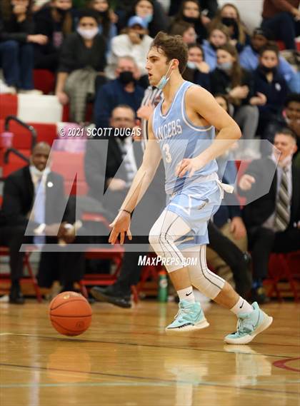 Thumbnail 3 in Iroquois vs. St. Mary's photogallery.