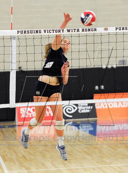 Thumbnail 2 in Parker vs. Menlo (CIF State D4 Final) photogallery.