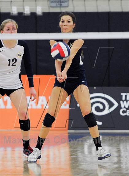 Thumbnail 2 in Parker vs. Menlo (CIF State D4 Final) photogallery.