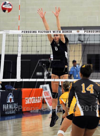 Thumbnail 1 in Parker vs. Menlo (CIF State D4 Final) photogallery.