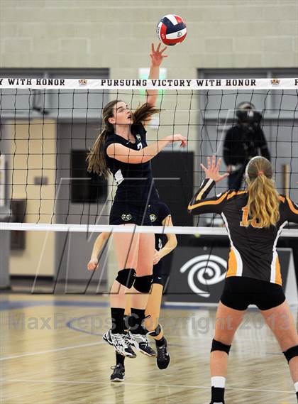 Thumbnail 2 in Parker vs. Menlo (CIF State D4 Final) photogallery.