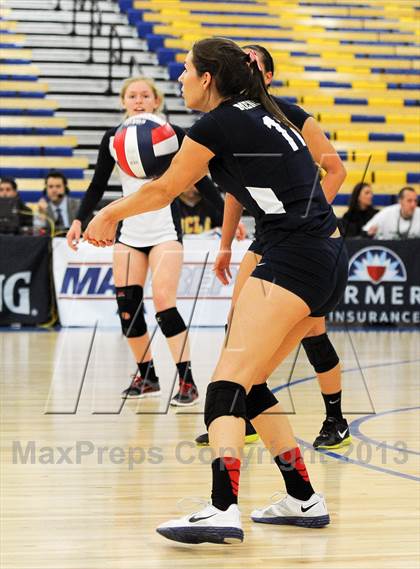 Thumbnail 2 in Parker vs. Menlo (CIF State D4 Final) photogallery.