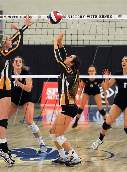 Thumbnail 3 in Parker vs. Menlo (CIF State D4 Final) photogallery.