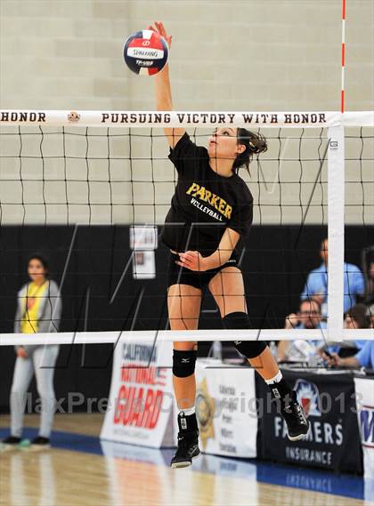 Thumbnail 1 in Parker vs. Menlo (CIF State D4 Final) photogallery.