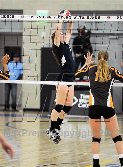 Thumbnail 3 in Parker vs. Menlo (CIF State D4 Final) photogallery.