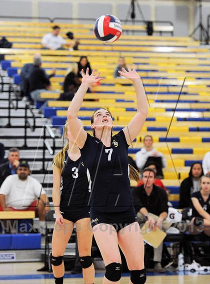 Thumbnail 1 in Parker vs. Menlo (CIF State D4 Final) photogallery.
