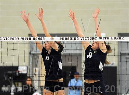 Thumbnail 3 in Parker vs. Menlo (CIF State D4 Final) photogallery.