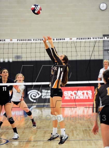 Thumbnail 2 in Parker vs. Menlo (CIF State D4 Final) photogallery.