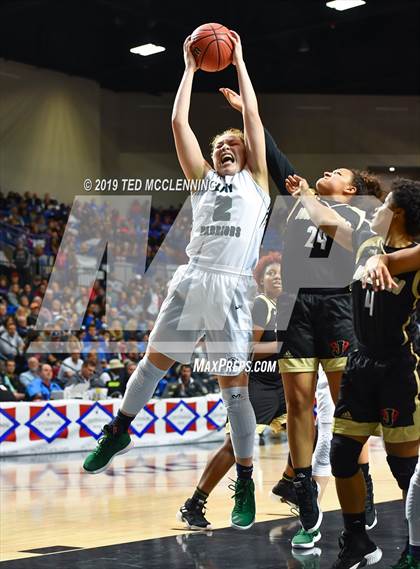 Thumbnail 2 in Little Rock Christian Academy vs Jonesboro (AAA 5A Final) photogallery.