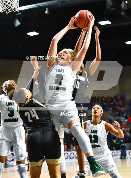 Thumbnail 2 in Little Rock Christian Academy vs Jonesboro (AAA 5A Final) photogallery.