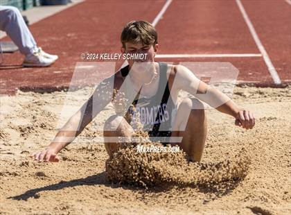Thumbnail 2 in OSSAA 3A/4A OBU-Shawnee Regional (Field Events) photogallery.