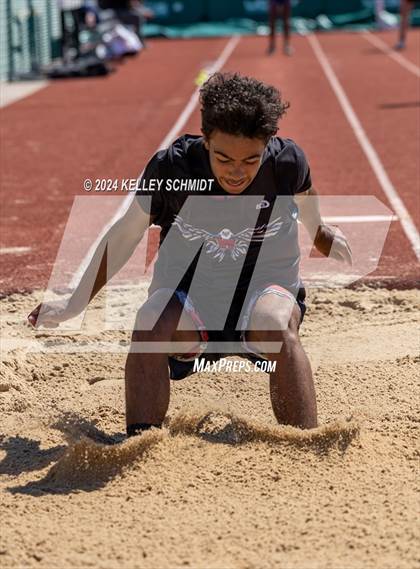 Thumbnail 2 in OSSAA 3A/4A OBU-Shawnee Regional (Field Events) photogallery.