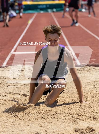 Thumbnail 1 in OSSAA 3A/4A OBU-Shawnee Regional (Field Events) photogallery.