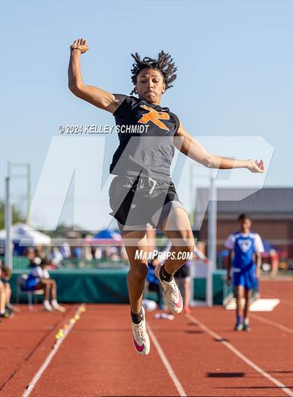Thumbnail 3 in OSSAA 3A/4A OBU-Shawnee Regional (Field Events) photogallery.