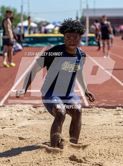 Thumbnail 2 in OSSAA 3A/4A OBU-Shawnee Regional (Field Events) photogallery.
