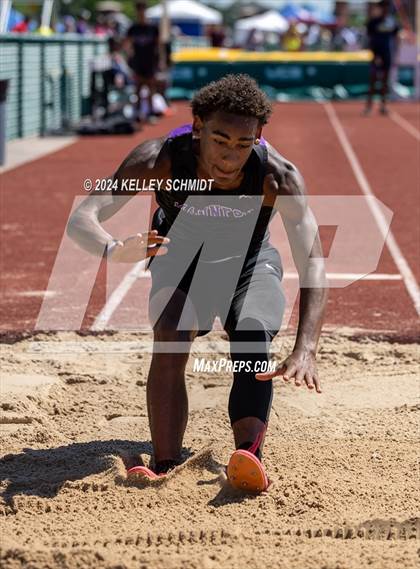 Thumbnail 2 in OSSAA 3A/4A OBU-Shawnee Regional (Field Events) photogallery.