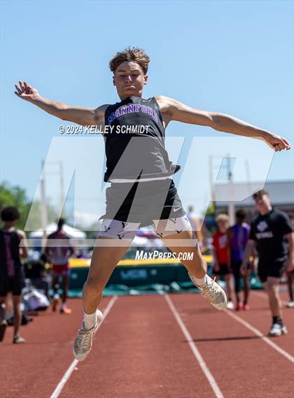 Thumbnail 2 in OSSAA 3A/4A OBU-Shawnee Regional (Field Events) photogallery.