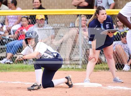 Thumbnail 3 in De La Salle @ Ursuline Academy (LHSAA 3A/4A Regional Playoff) photogallery.