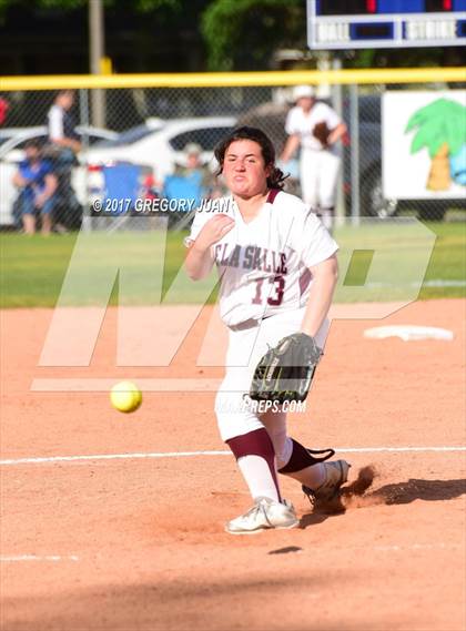 Thumbnail 3 in De La Salle @ Ursuline Academy (LHSAA 3A/4A Regional Playoff) photogallery.