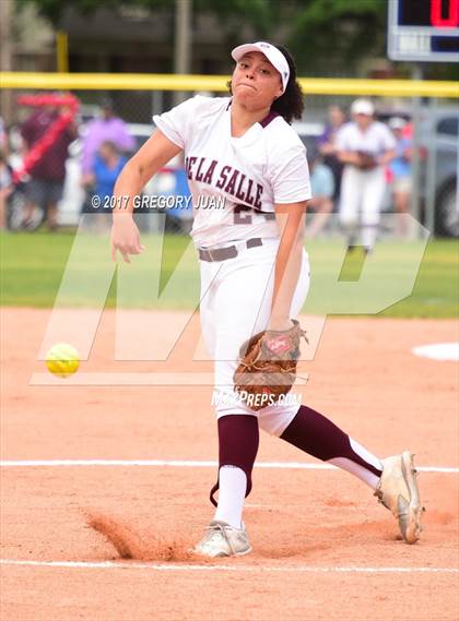 Thumbnail 3 in De La Salle @ Ursuline Academy (LHSAA 3A/4A Regional Playoff) photogallery.