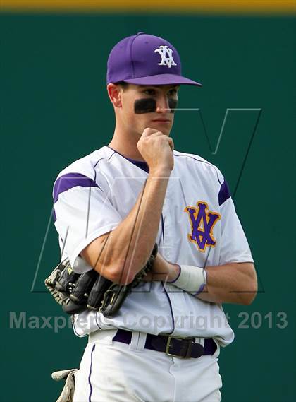 Thumbnail 2 in De La Salle vs. Amador Valley (CIF NCS D1 Final) photogallery.