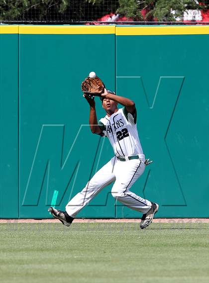 Thumbnail 2 in De La Salle vs. Amador Valley (CIF NCS D1 Final) photogallery.