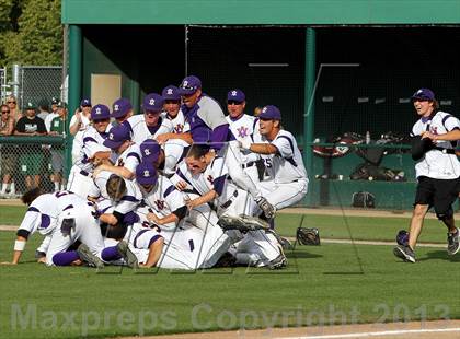 Thumbnail 2 in De La Salle vs. Amador Valley (CIF NCS D1 Final) photogallery.