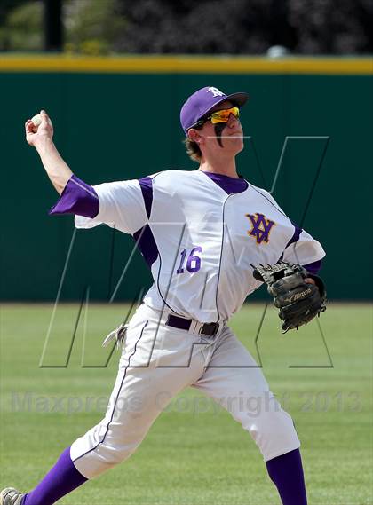 Thumbnail 3 in De La Salle vs. Amador Valley (CIF NCS D1 Final) photogallery.