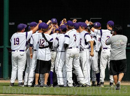 Thumbnail 2 in De La Salle vs. Amador Valley (CIF NCS D1 Final) photogallery.