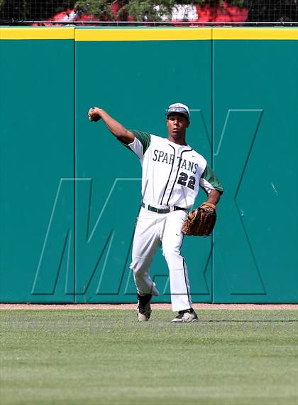 Thumbnail 3 in De La Salle vs. Amador Valley (CIF NCS D1 Final) photogallery.