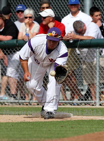 Thumbnail 3 in De La Salle vs. Amador Valley (CIF NCS D1 Final) photogallery.