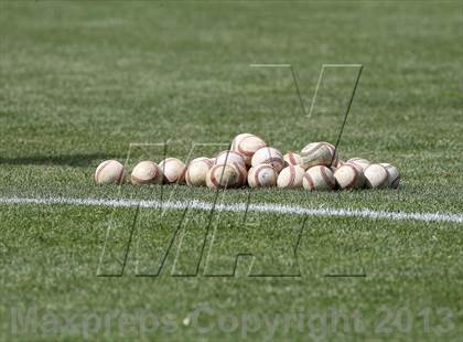 Thumbnail 2 in De La Salle vs. Amador Valley (CIF NCS D1 Final) photogallery.