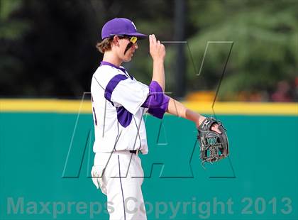 Thumbnail 3 in De La Salle vs. Amador Valley (CIF NCS D1 Final) photogallery.