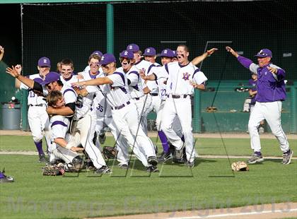 Thumbnail 1 in De La Salle vs. Amador Valley (CIF NCS D1 Final) photogallery.