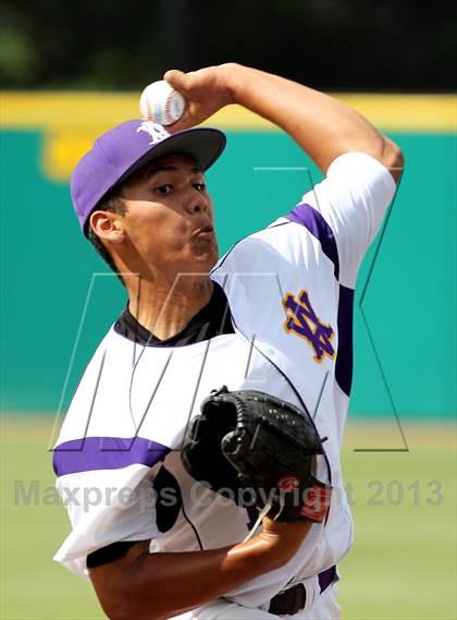 Thumbnail 2 in De La Salle vs. Amador Valley (CIF NCS D1 Final) photogallery.