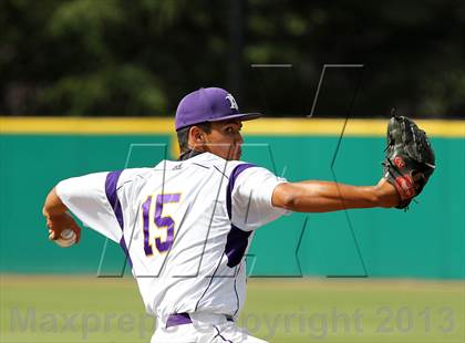 Thumbnail 2 in De La Salle vs. Amador Valley (CIF NCS D1 Final) photogallery.