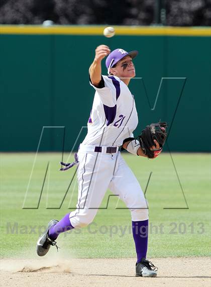 Thumbnail 3 in De La Salle vs. Amador Valley (CIF NCS D1 Final) photogallery.