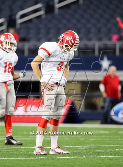 Thumbnail 3 in Albany vs. Bremond (UIL 2A Division 2 Final) photogallery.