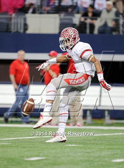Thumbnail 3 in Albany vs. Bremond (UIL 2A Division 2 Final) photogallery.