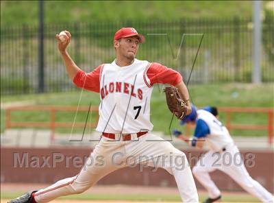 Thumbnail 3 in Highlands vs. Dixie Heights (KHSAA Region 9 Playoffs) photogallery.