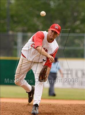 Thumbnail 3 in Highlands vs. Dixie Heights (KHSAA Region 9 Playoffs) photogallery.