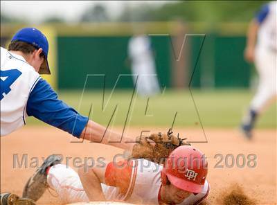 Thumbnail 1 in Highlands vs. Dixie Heights (KHSAA Region 9 Playoffs) photogallery.