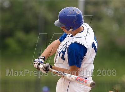 Thumbnail 1 in Highlands vs. Dixie Heights (KHSAA Region 9 Playoffs) photogallery.